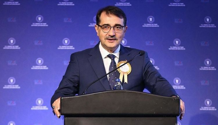 وزير الطاقة التركي