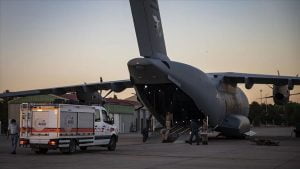 وصول طائرة مساعدات تركية إلى لبنان