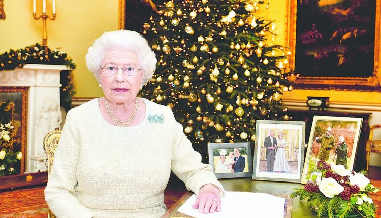 الملكة البريطانية إليزابيث