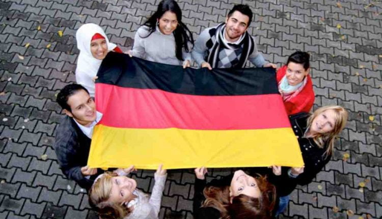 دخل أساسي ثابت لمدة 3 سنوات متتالية