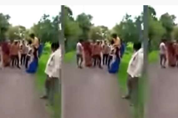 شاهد.. خانت زوجها فعاقبوها بحمله والطواف به في القرية 19