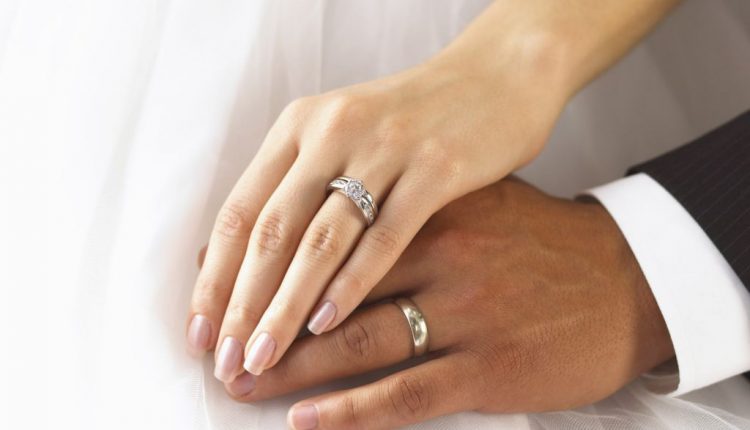 قيام سيدة رفع دعوى على زوجها