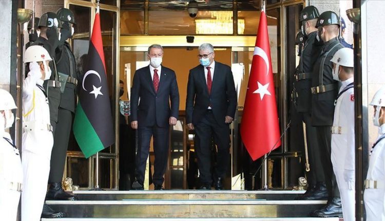 وزير الدفاع التركي