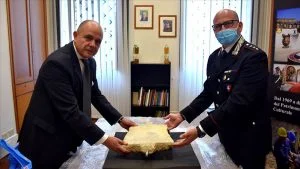 مخطوطة حجرية