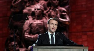 الرئيس الفرنسي يعلق على نشر رسوم مسيئة للنبي محمد