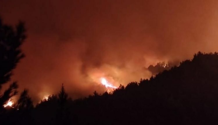 حرائق هائلة