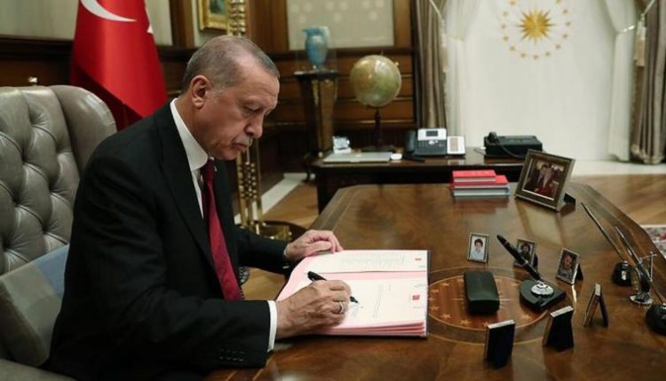 الرئيس أردوغان يوقع قرارا بإقالة نائب وزير الصحة التركي