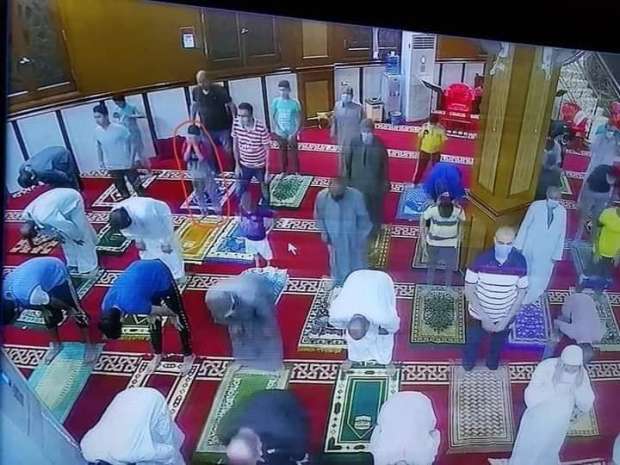 مصر.. طفل يموت بطريقة مروعة بعد خروجه من صلاة العشاء (صورة) 1