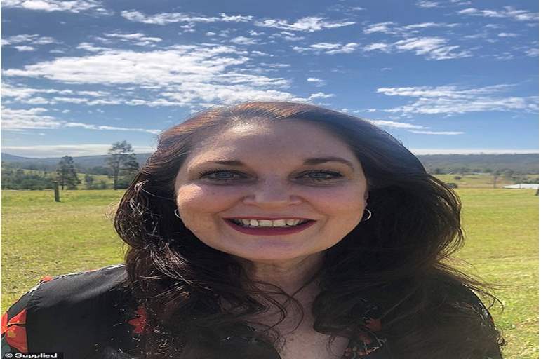 بمحض الصدفة .. تكتشف أن والدها طبيب أمراض نساء ولديها مئات من الأشقاء 1