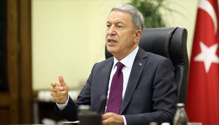 أول تعقيب من وزير الدفاع التركي على إساءة صحيفة يونانية للرئيس أردوغان