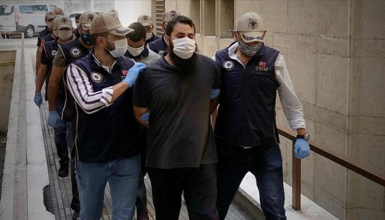 بتهمة التواصل مع داعش .. السلطات التركية تحيل 5 أشخاص القضاء