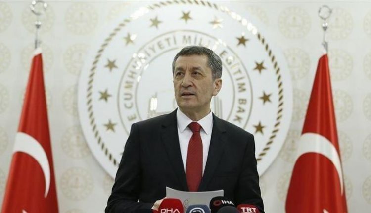 تصريحات جديدة من وزير التعليم التركي بخصوص دوام طلاب الثانوية