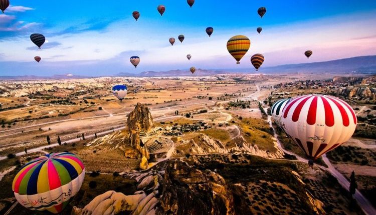 "أبرزها مداخن الجن" .. المناطيد الحرارية تعود لزيارة معالم السياحة في تركيا