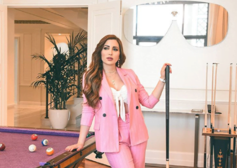 "شاهد" نسرين تخلع ثوب الحياة مجدداً باطلالة ساخنة وتعلق "أنا حرة" 1