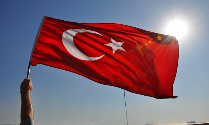 المحرضين على اللاجئين