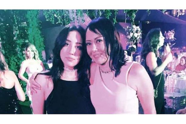 زنزانة واحدة تجمع ابنة العمروسي و سما المصري 1