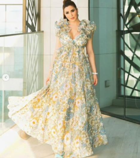 نسرين طافش بإطلالة ساحرة تظهر أنوثتها الطاغية (صورة) 1