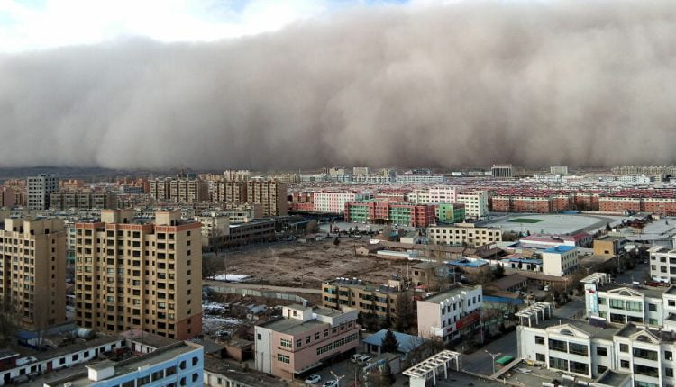 عاصفة رملية