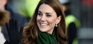 تسريب صور محرجة لـ كيت ميدلتون ..مخمورة ومحاطة بالشباب 15