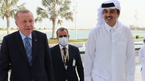 أمير قطر لـ ماكرون: ” أردوغان بمثابة والدي”