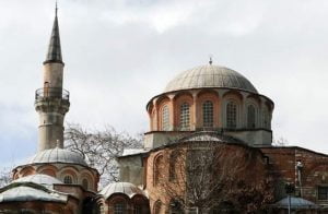 استعداد لأول صلاة جمعة بمسجد بإسطنبول