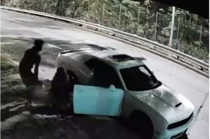 فيديو| لحظة التخلص من جثة امرأة حامل بعد قتلها على يد عشيقها