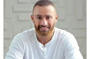 أحمد السقا غاضب من تامر حسني ويهاجمه على الهوء: ما فعله معي “ميصحش”