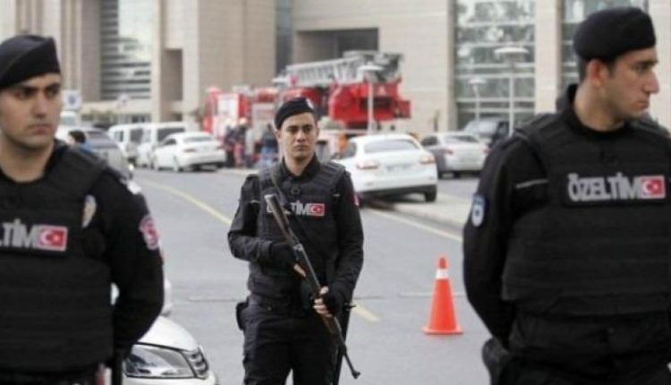 اسطنبول: الأمن التركي يلقي القبض على رئيس حزب معارض