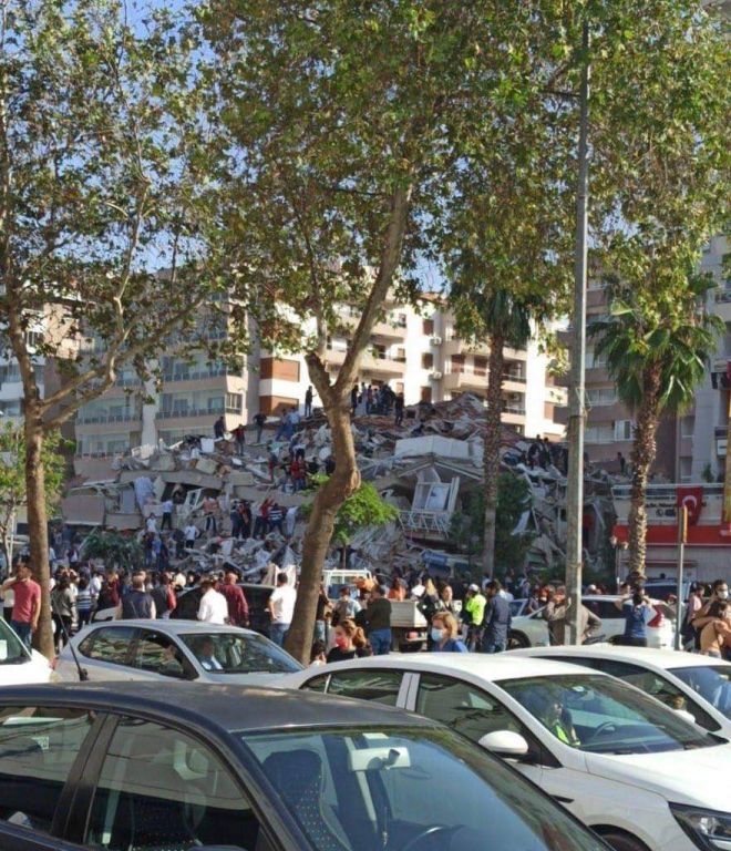 شاهد.. آثار الزلزال المدمر الذي ضرب إزمير اليوم 7