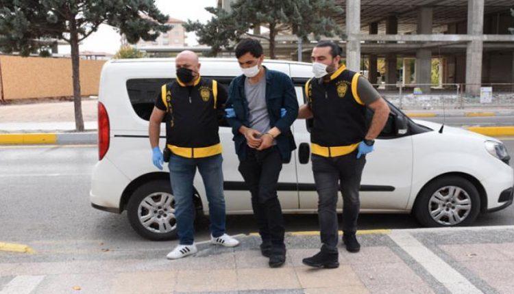 شاب تركي يطعن أباه أكثر 10 طعنات في أنحاء جسده في اسطنبول