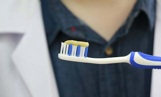 انتبهي إلى هذه الأخطاء أثناء غسل أسنانك بالفرشاة