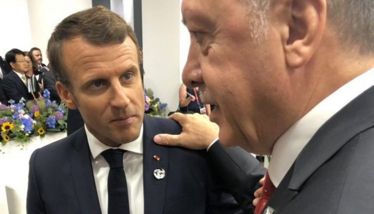 أردوغان يلقن ماكرون درسا قاسيا على تصريحاته المعادية للإسلام
