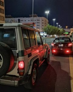 السعودية.. الشرطة تضبط سائقا أزعج امرأة تقود سيارتها على طريق سريع (فيديو)
