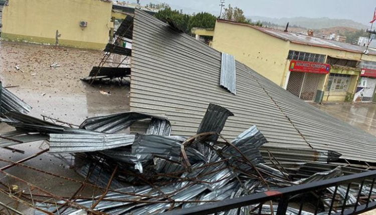 مصرع شابة تركية جراء عاصفة قوية ضربت أنطاليا (شاهد)