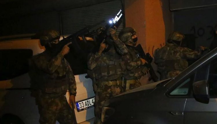 الأمن التركي يقبض على 15 عراقيا وسوري في حملة مداهمات بصامسون