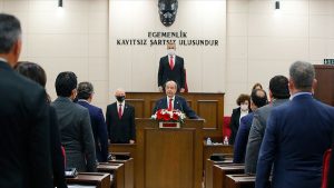 زعيم قبرص التركية الجديد يؤدي اليمين الدستورية