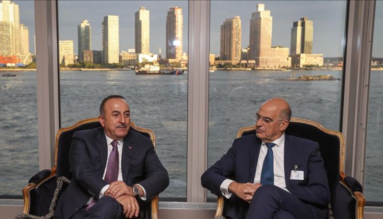 لأول مرة منذ بدء التوتر.. اجتماع بين تشاووش أوغلو ونظيره اليوناني