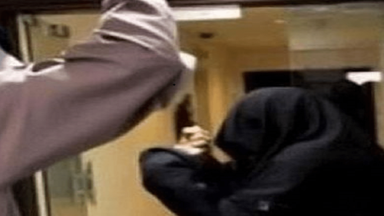 أم تحاول إنقاذ ابنها من الانتحار فقتلها طعنًا بالسكين 9