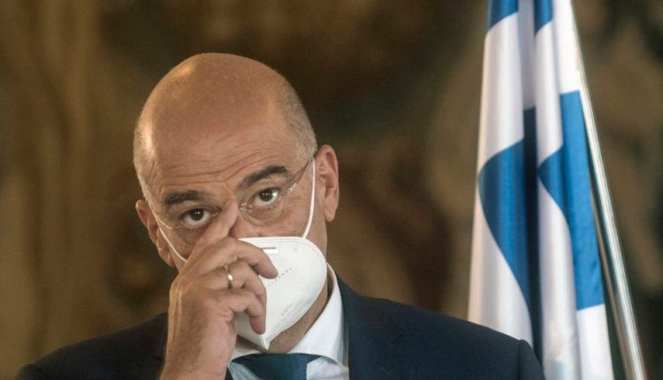 إيقاف طائرة وزير خارجية اليونان بأجواء تركيا.. ما القصة؟