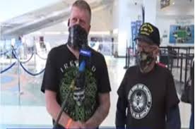 فيديو مؤثر| يلتقي بأبيه للمرة الأولى منذ 48 عامًا 1