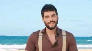 بعد شجار أكين أكينوزو مع فريق عمل “زهرة الثالوث”..هذا ما حصل