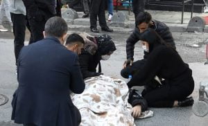 شاب معاق يلقى حتفه بشكل مفجع في اسطنبول.. تحت عجلات الخلاط