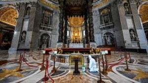 الفاتيكان يفتح تحقيقًا رسميًا في “إعجاب” البابا فرنسيس بصورة “عارية” (شاهد)