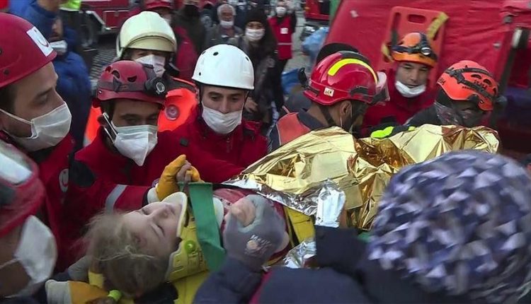 معجزة جديدة .. إنقاذ طفلة على قيد الحياة بعد 65 ساعة من زلزال إزمير