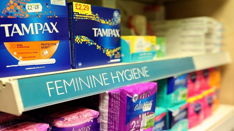 أول دولة في العالم توفر المستلزمات الصحية النسائية مجانا 1