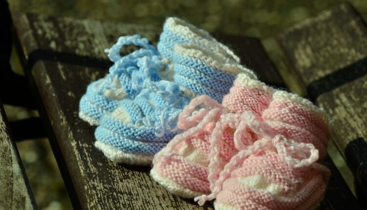 زوجان ينجبان توأما يفصل بينهما عامان!