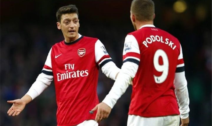 نجم ألماني يوجه انتقادات لاذعة لآرسنال بسبب أوزيل