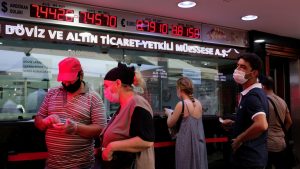 الليرة التركية في أعلى مستوى لها منذ خمسة شهور