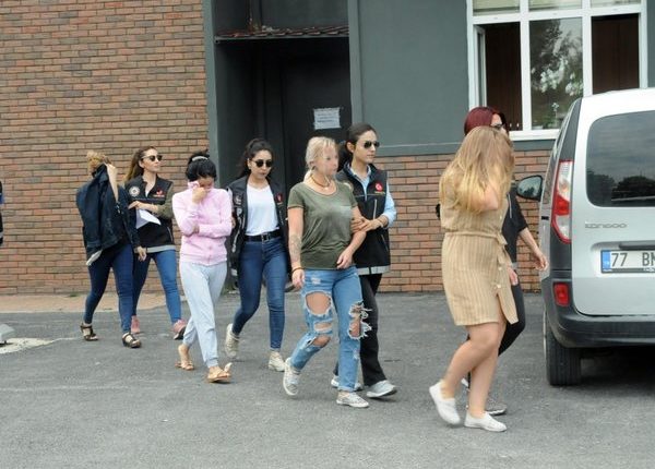 اعتقال أفراد عصابة "الاستثمار الجنسي"