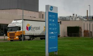 بالصور .. بريطانيا تحصل على أول شحنة من لقاح "فايزر" 11